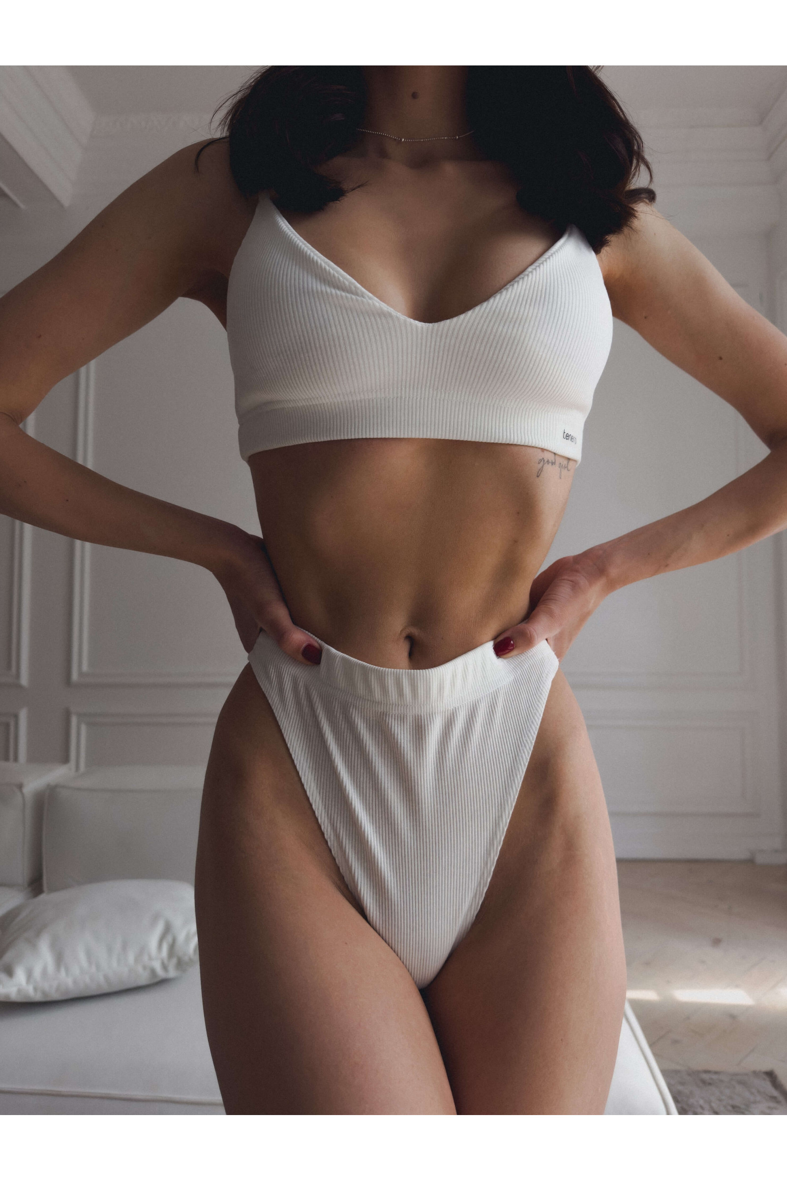 White knitted underwear with tenero cups